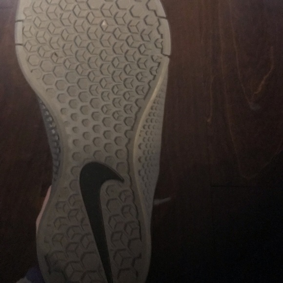 Nike Flywire tennis shoes - Picture 4 of 6